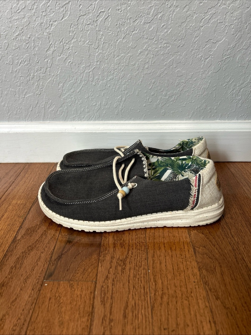 Hey Dude Wendy Fringe Sneakers Slip On Shoes Carbon Women’s Size 8 Gray